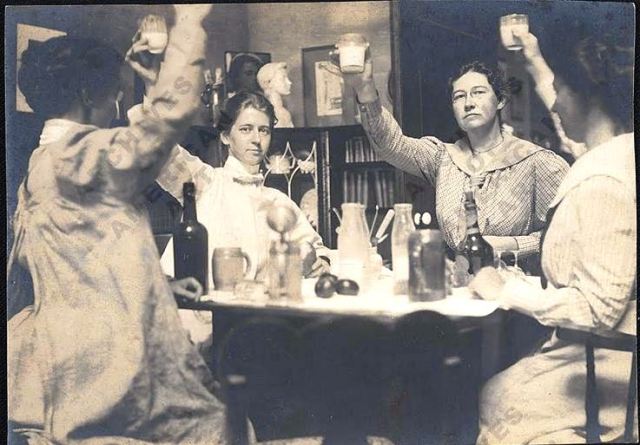 As catro mulleres en 1901 As catro mulleres en 1901